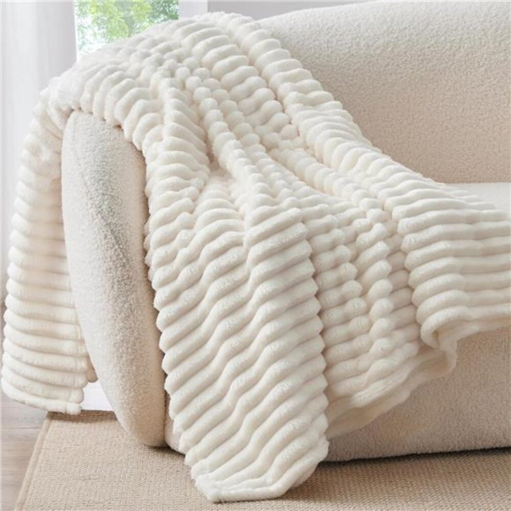 Fleece Throw Blanket for Couch 300GSM Soft & Warm Fluffy Cream White Blanket